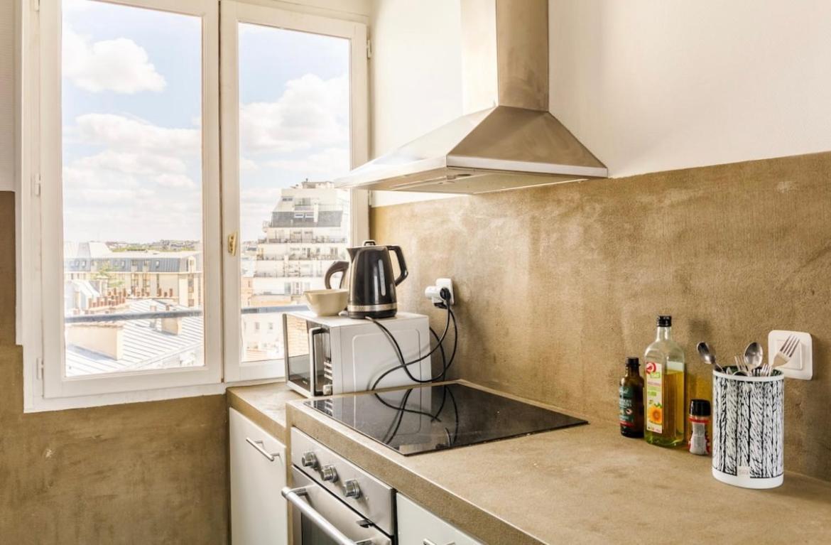 Beautiful Apartment With A View Of Eiffel Tower In Center Paris Exterior foto