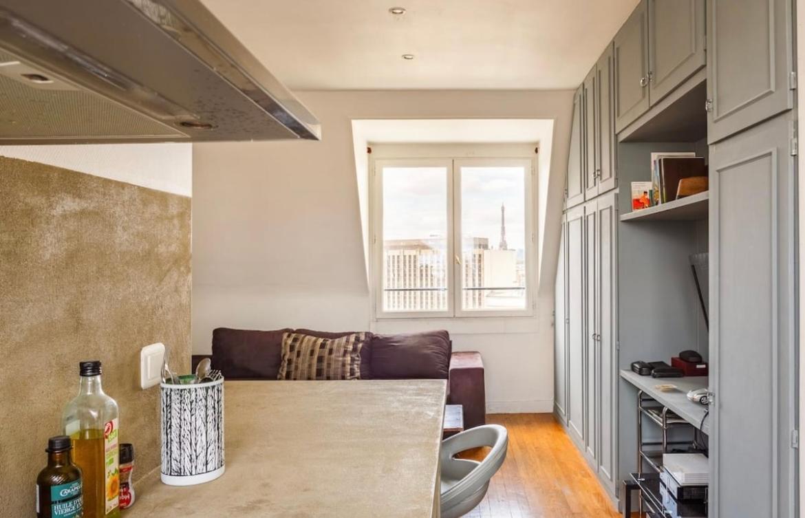 Beautiful Apartment With A View Of Eiffel Tower In Center Paris Exterior foto